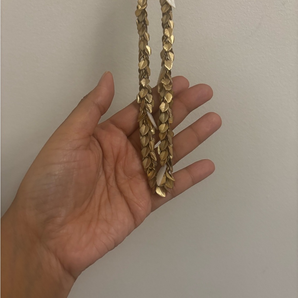Stylish Gold Leaf Necklace